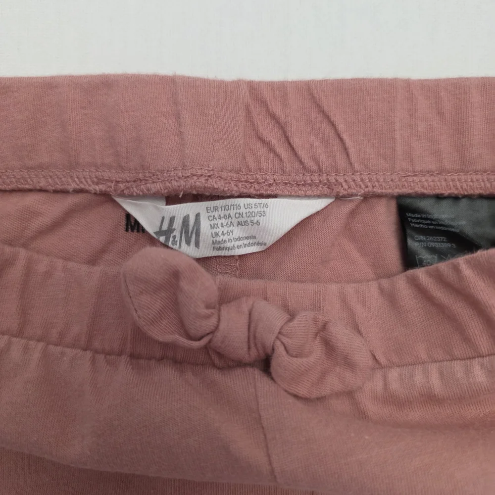H&M Pink Ruffle Side Shorts - Picture 2 of 3